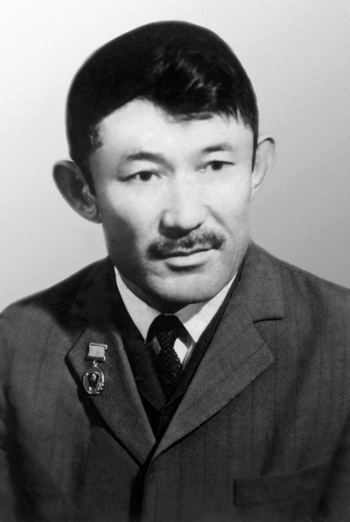 Шәмші Қалдаяқов